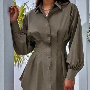 *never worn* Gathered Waist Curved Hem Blouse